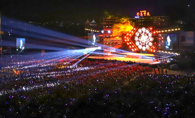 有滋有味龙虾节 盛世中国新时代——集团旗下爱涛文化集团主办的第十九届中国·盱眙国际龙虾节盛大开幕