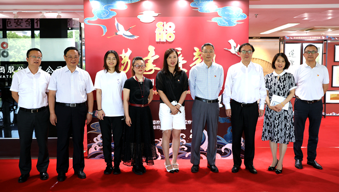 1624328778446562.jpg 合影_副本.jpg